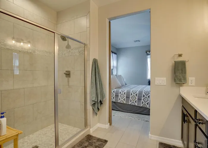 Holiday home 4br Retreat! Private Pool, Fire Pit! *
