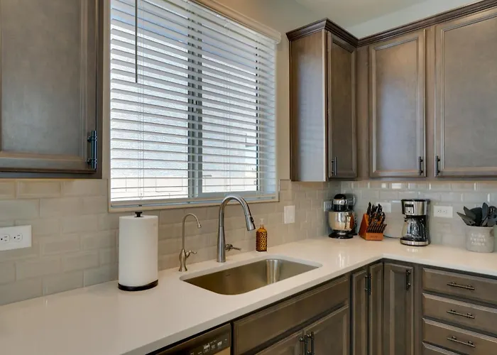 Holiday home 4br Retreat! Private Pool, Fire Pit! *